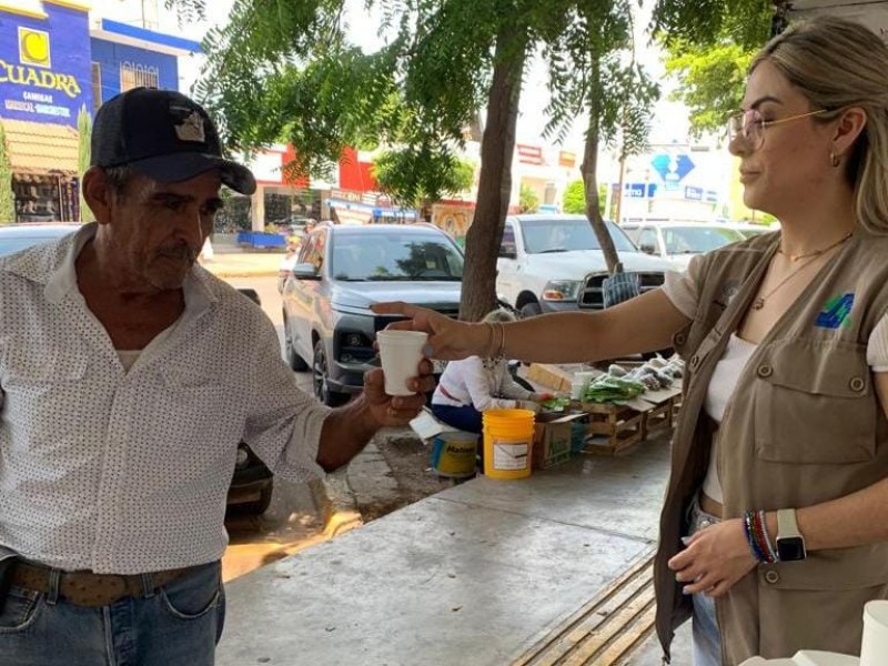 Salud instala módulos de hidratación por altas temperaturas