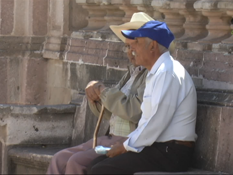 Salud y trabajo: principales dificultades de personas mayores de edad