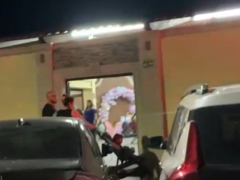 Salvan a menor de morir ahogada en alberca
