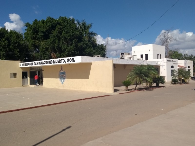 Empleados del Ayuntamiento de San Ignacio sin pago por deudas