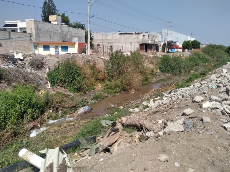 San Lorenzo: 8 presuntos casos de dengue, panteón esperan fumigación