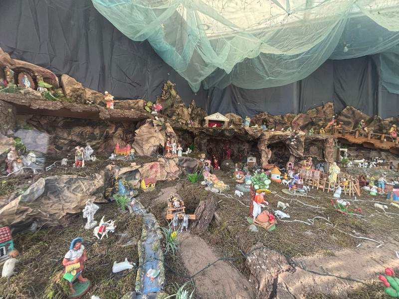 San Lorenzo Coacalco Metepec, alberga monumental nacimiento navideño