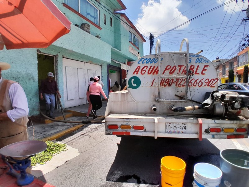 San Mateo Oxtotitlan  padece falta de agua por vecinos