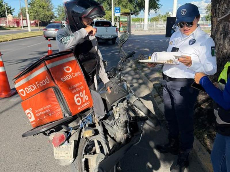 Sancionan a conductores por ofrecer viajes en motocicleta mediante aplicaciones