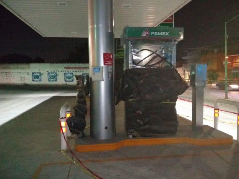 Sancionarán gasolineras por vender gasolina en bidones