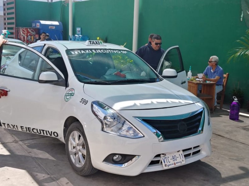  Sanitizan unidades de taxi en Los Mochis | MEGANOTICIAS