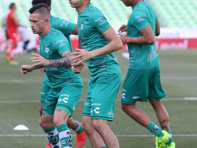 Santos Laguna rompe filas indefinidamente