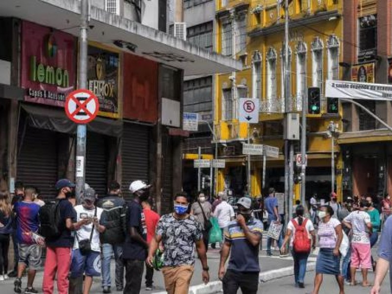 Sao Paulo reabre bares con leve estabilización de pandemia