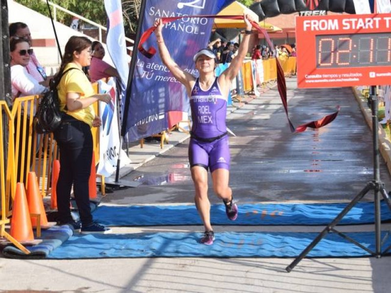 Sara Roel se lleva el Triatlón Parque España