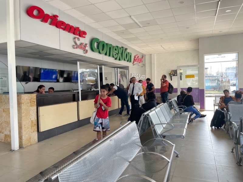 Saturadas las centrales camioneras de Tuxpan