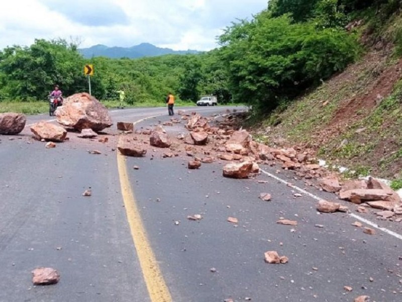 SCT libera puente y carreteras afectadas por sismo