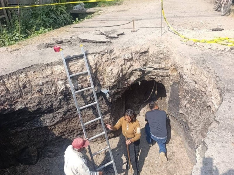 Se abre mega socavón en Teoloyucan