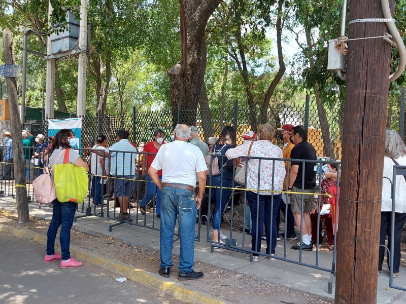 Se acaban temprano dosis en el Agua Azul