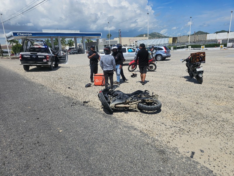 Se activan cuerpos de emergencia por accidente vehicular en carretera transpeninsular