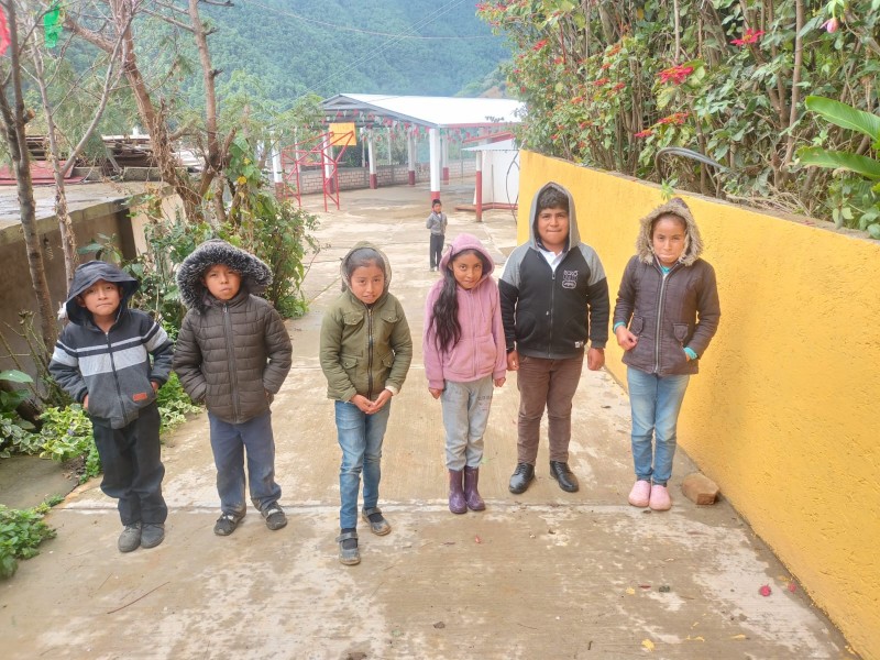 Se ausentan alumnos en Sierra Negra por frio