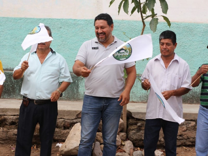 Se beneficia ejido Quintana Roo con obra pública