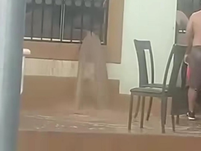 Se cae el cielo en Guaymas, llueve 70 mm, genera fuertes daños