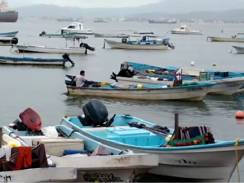 Se cierra puerto de Manzanillo por llegada 