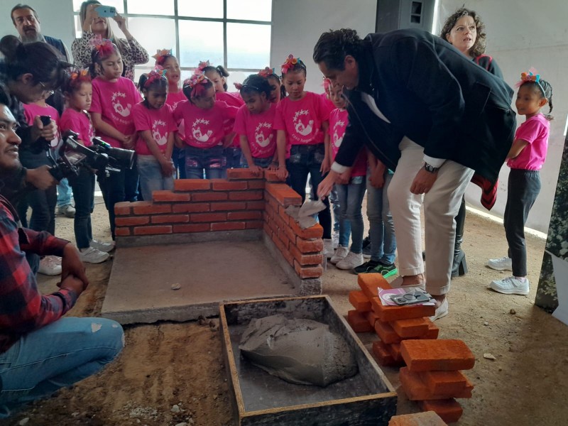 Se coloca primera piedra, ampliación Casa Hogar Alegría Cacalomacan