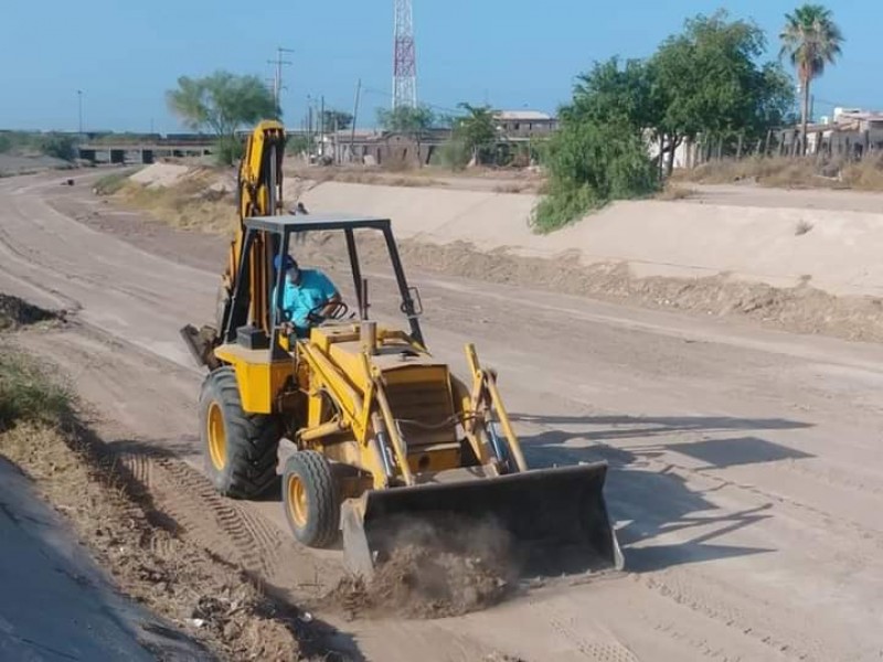 Se continua con el desasolve de vías pluviales en Empalme