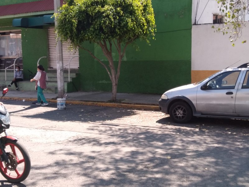 Se convierte en estacionamiento público la avenida Galeana en Tlalnepantla