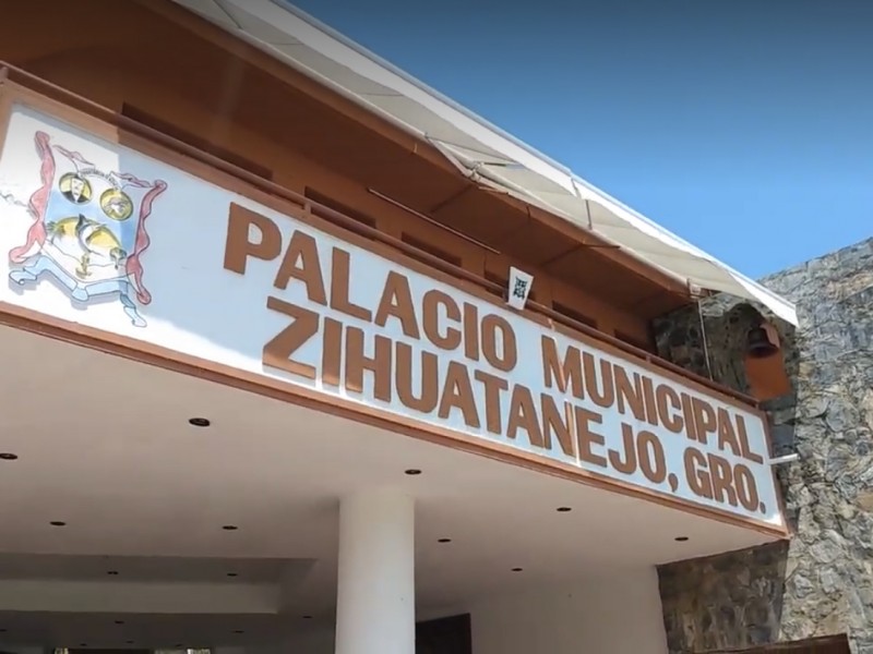Se dan cambios en direcciones del ayuntamiento de Zihuatanejo