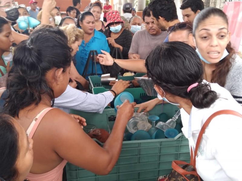 Se desborda asistencia de ciudadanía a Tianguis CANIRAC