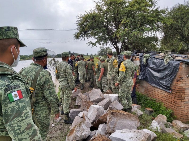 Se desborda canal en Cinco de Mayo; activan plan DNIII-E