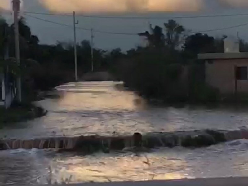 Se desborda El Estero de JJR