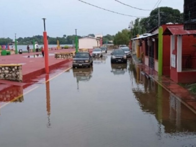 Se desborda laguna de Catazajá por las fuertes lluvias