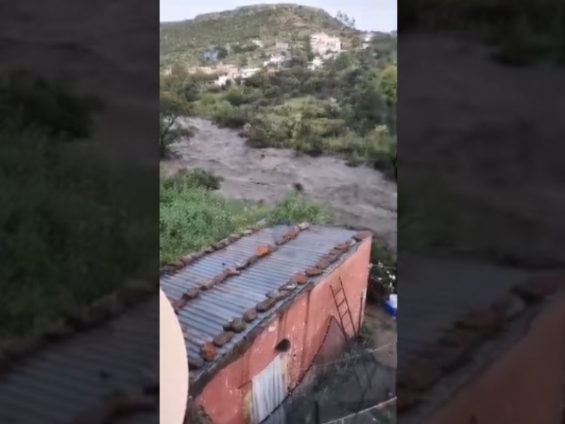 Se desborda presa San Aparicio en Genero Codina