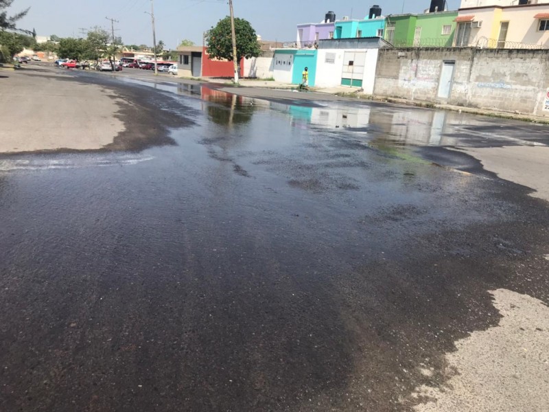 Se desperdician cientos de litros de agua en El Coyol