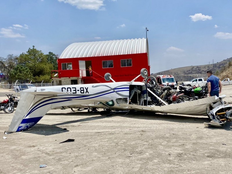 Se desploma avioneta en Edomex