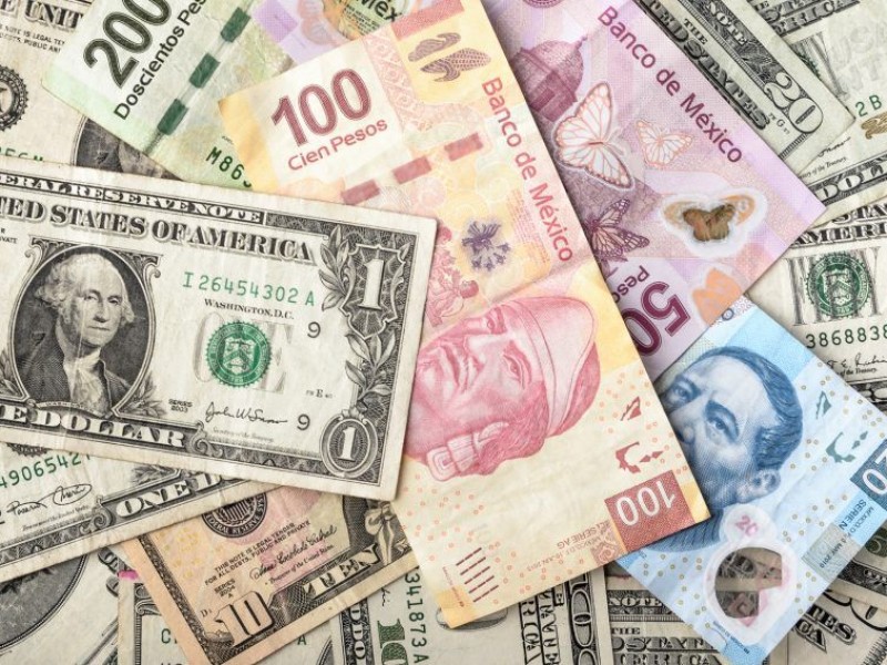 Se desploma el peso contra el dólar.