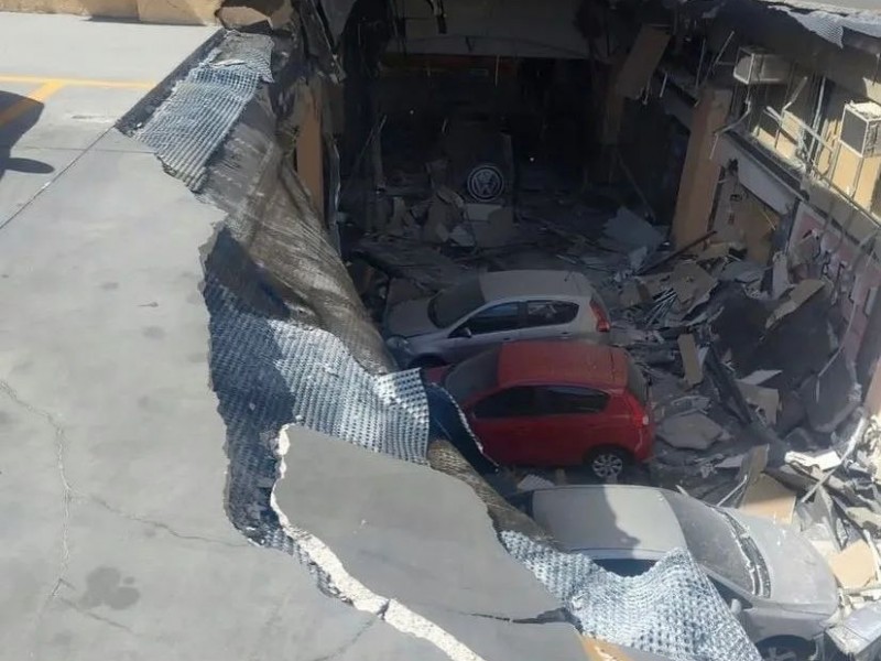 Se desploma estacionamiento de un centro comercial en Sao Paulo