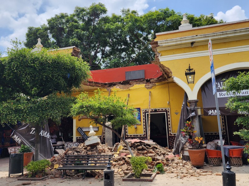 Se desploma parte de la fachada de El Parián de Tlaquepaque