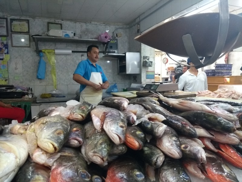 Ventas de pescados y mariscos se desploman