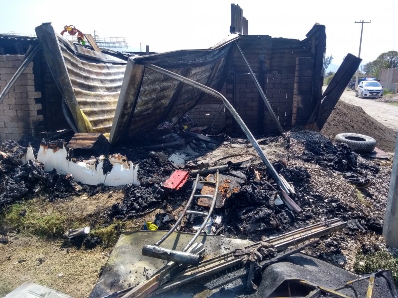 Se destruye casa por incendio