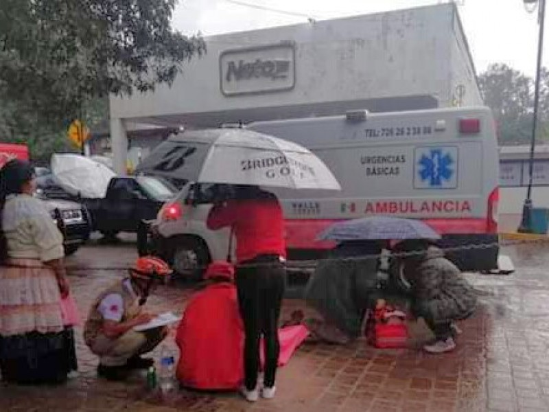 Se desvanece mujer en Valle de Bravo