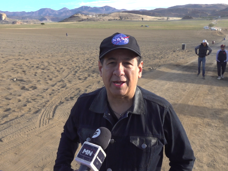 Se dio conferencia sobre existencia de agua en la luna