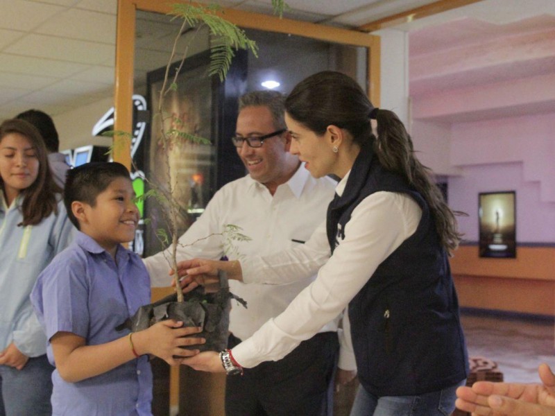 Se entregaron 740 árboles en cines de Querétaro