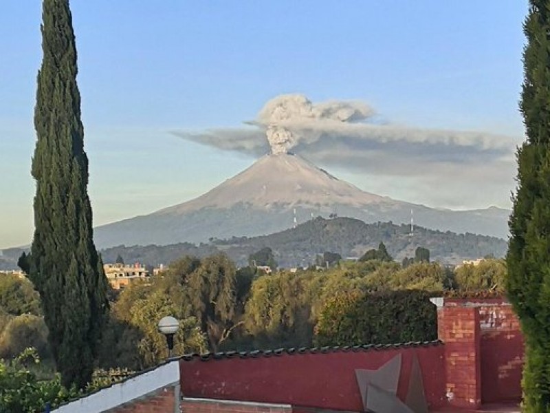 Se forma una catrina con fumarola del Popocatépetl