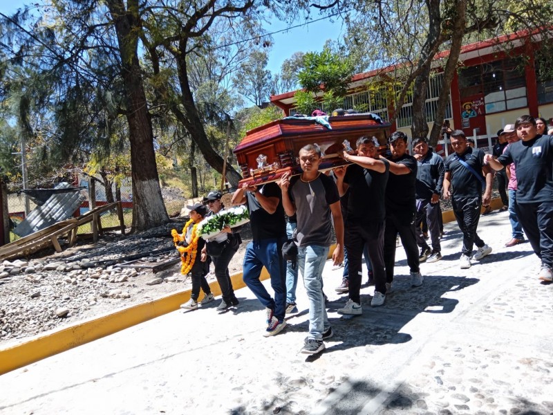 Se fugó policía estatal que asesinó a normalista