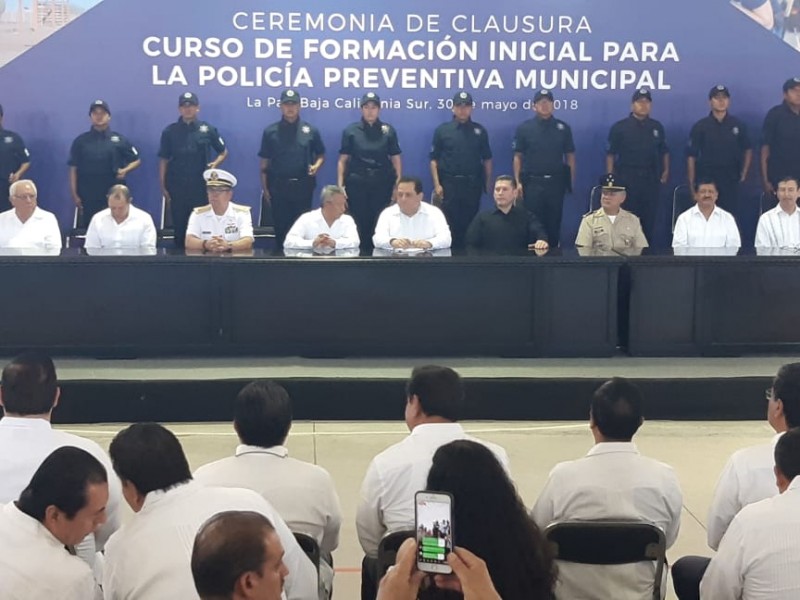 Se gradúan 32 policías que reforzarán Los Cabos