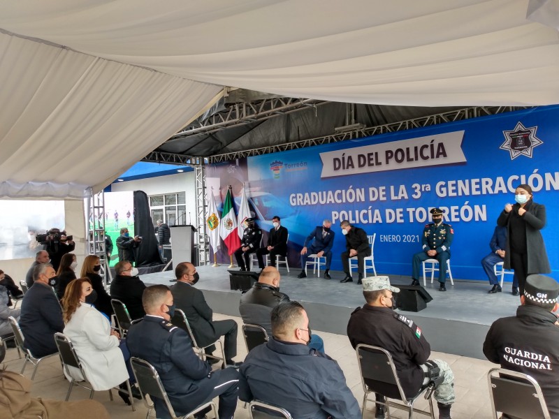Se gradúan 108 agentes de policías y viales de Torreón.