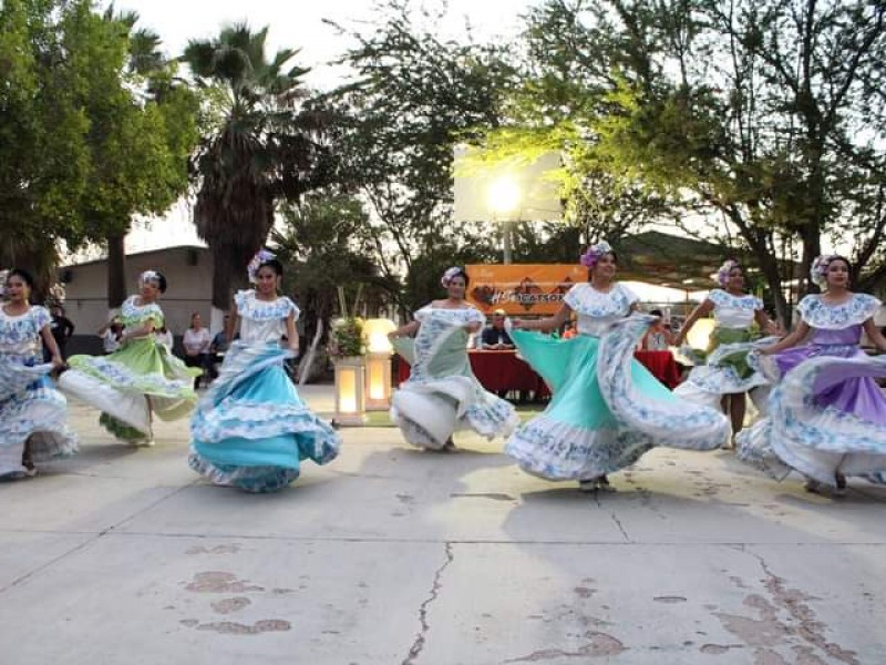 Se gradúan alumnos de Icatson en Empalme