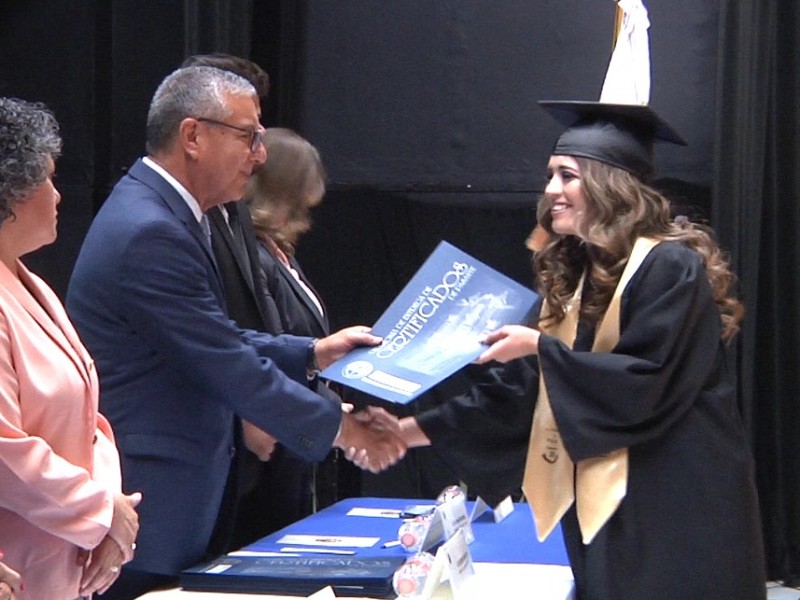 Se gradúan Jóvenes de Unison campus Nogales