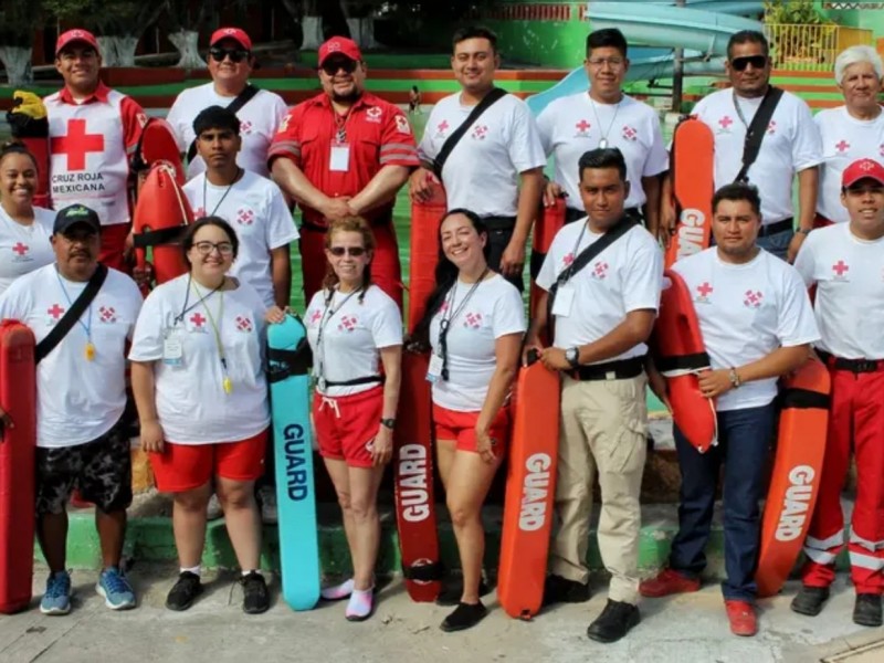 Se gradúan salvavidas en Izúcar