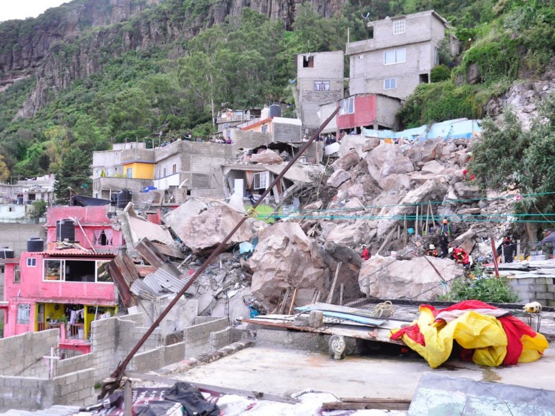Se habilitan seis albergues temporales en Tlalnepantla ante derrumbe