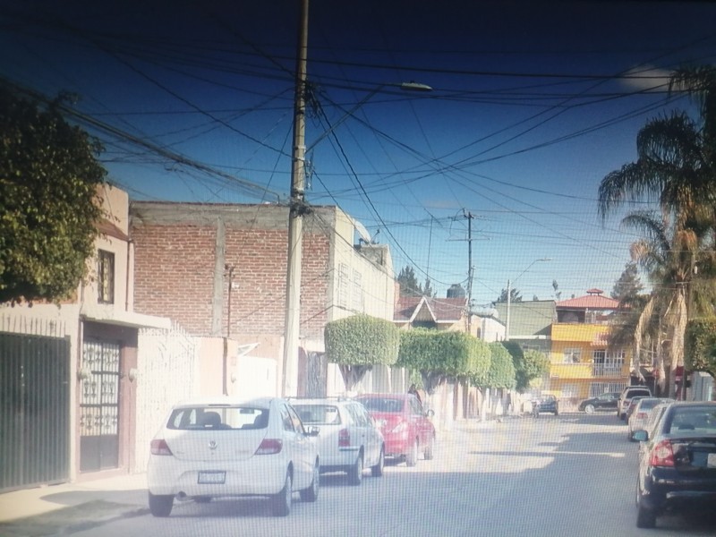 Se iluminan más calles de León con Alumbra